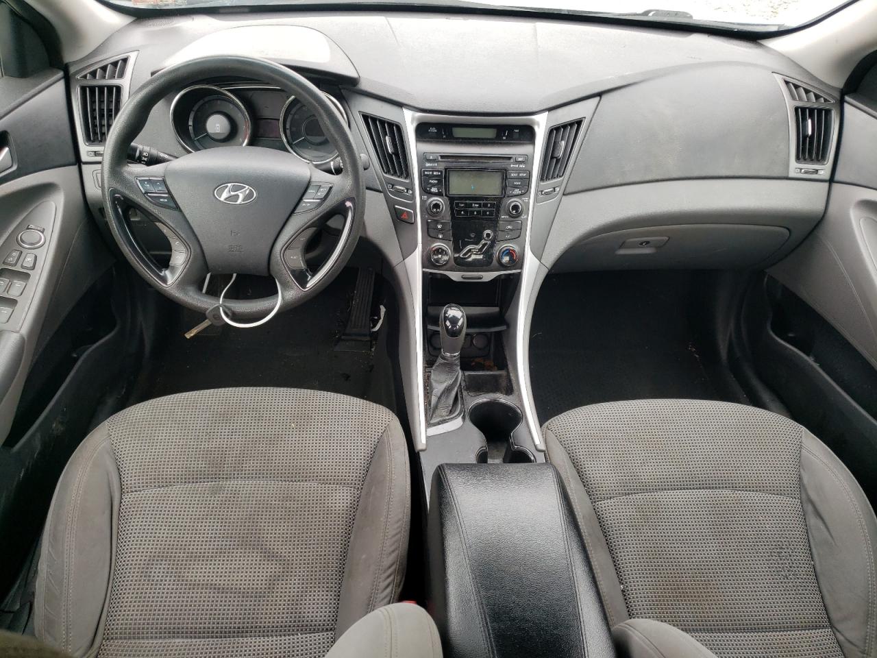 2012 Hyundai Sonata - Image 8