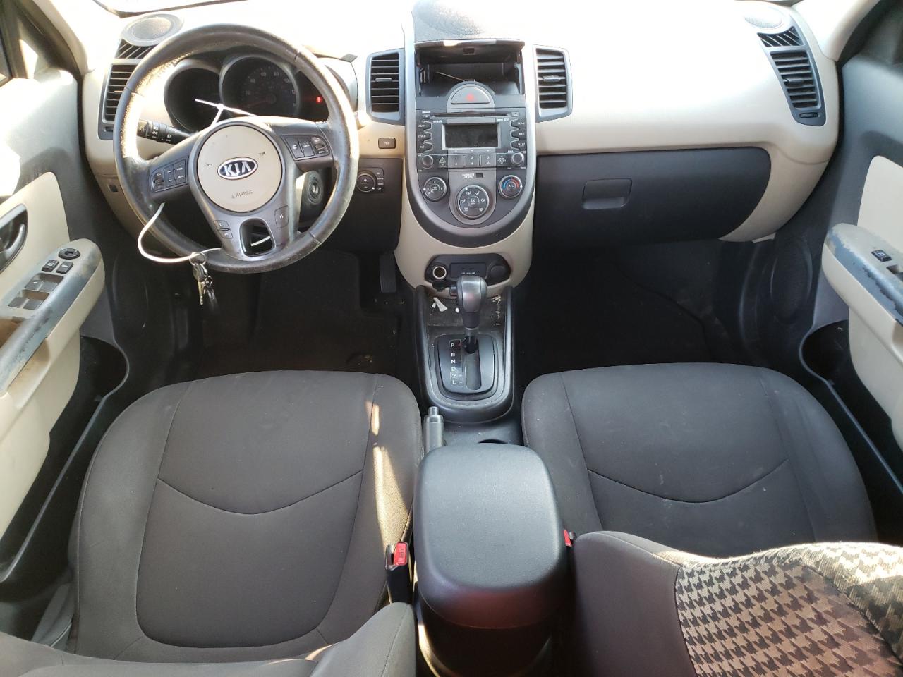 2010 Kia Soul + VIN: KNDJT2A26A7088102 Lot: 46268334