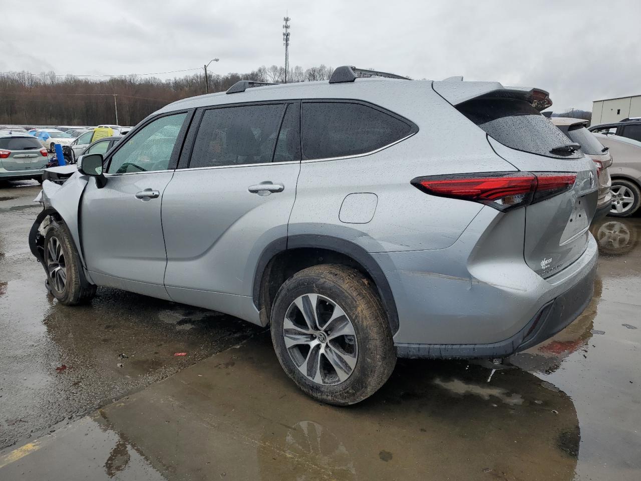 2022 Toyota Highlander Xle VIN: 5TDGZRBH5NS240080 Lot: 45947564