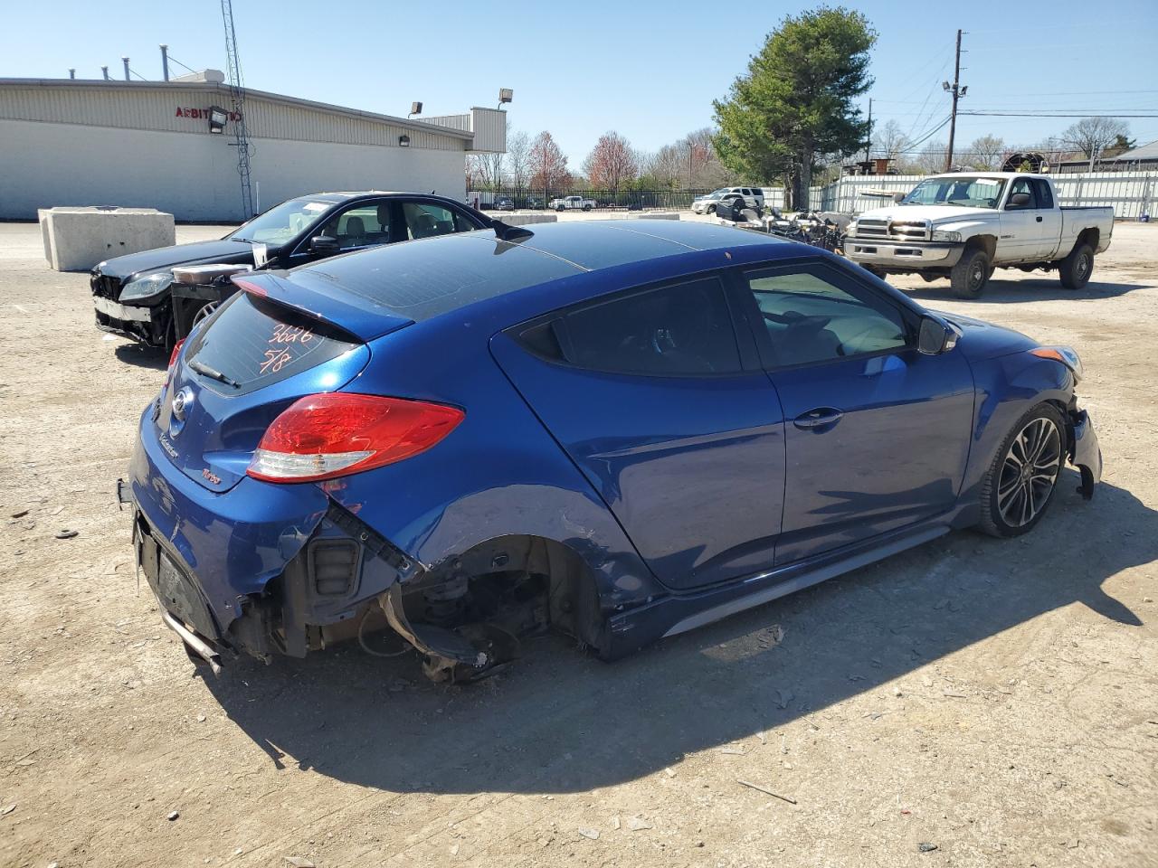 2016 Hyundai Veloster - Image 3