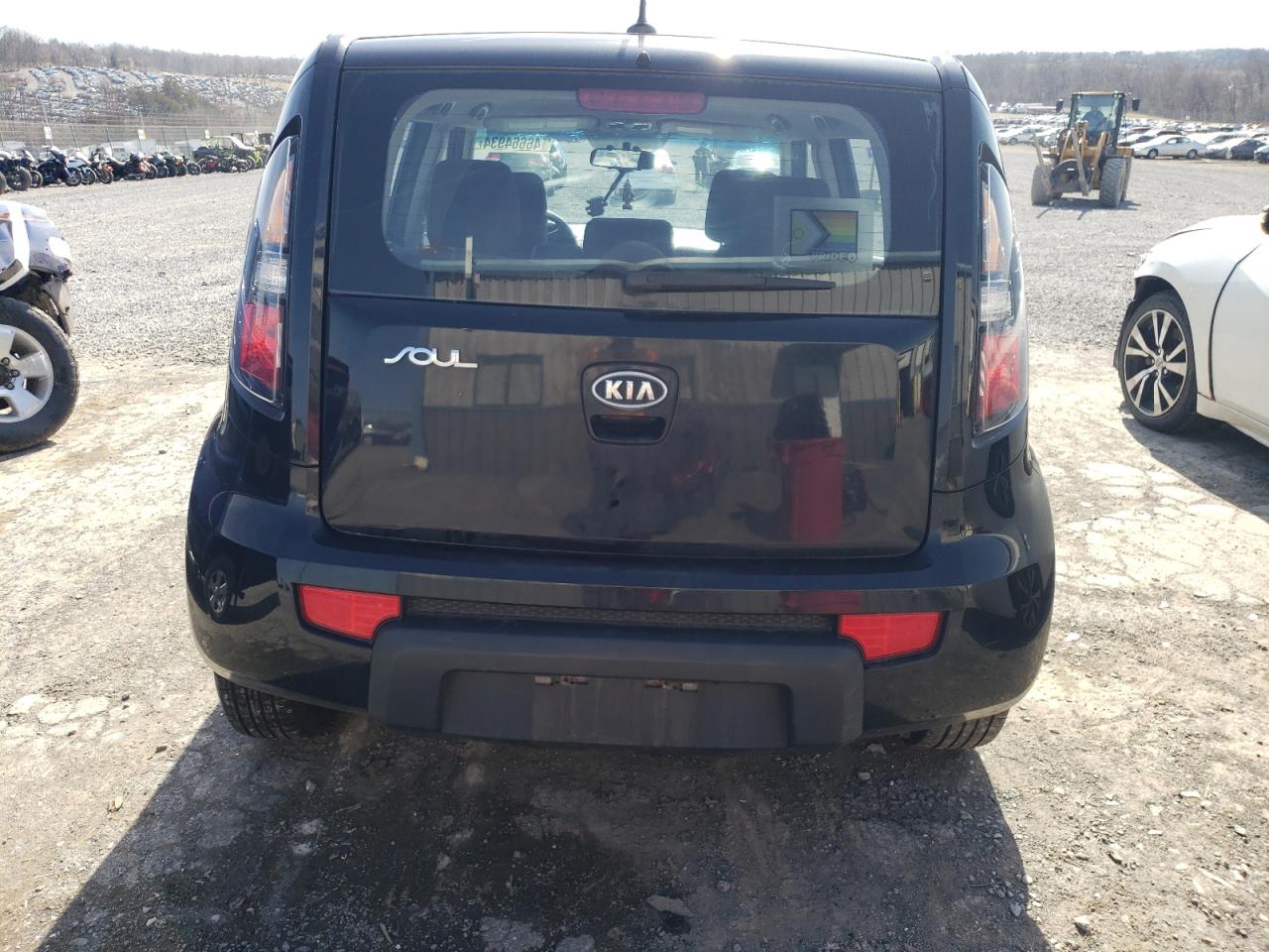 2011 Kia Soul VIN: KNDJT2A18B7217465 Lot: 46664934