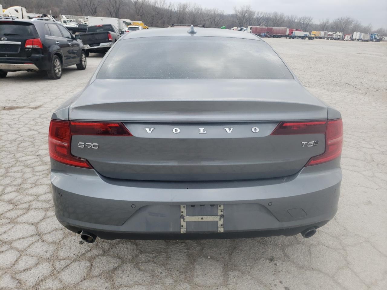 2018 Volvo S90 T5 Momentum VIN: LVY102MK3JP051702 Lot: 45053794