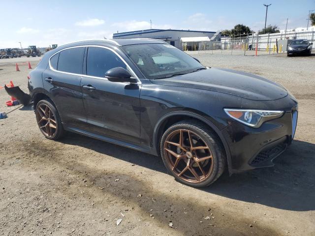  ALFA ROMEO STELVIO 2018 Чорний