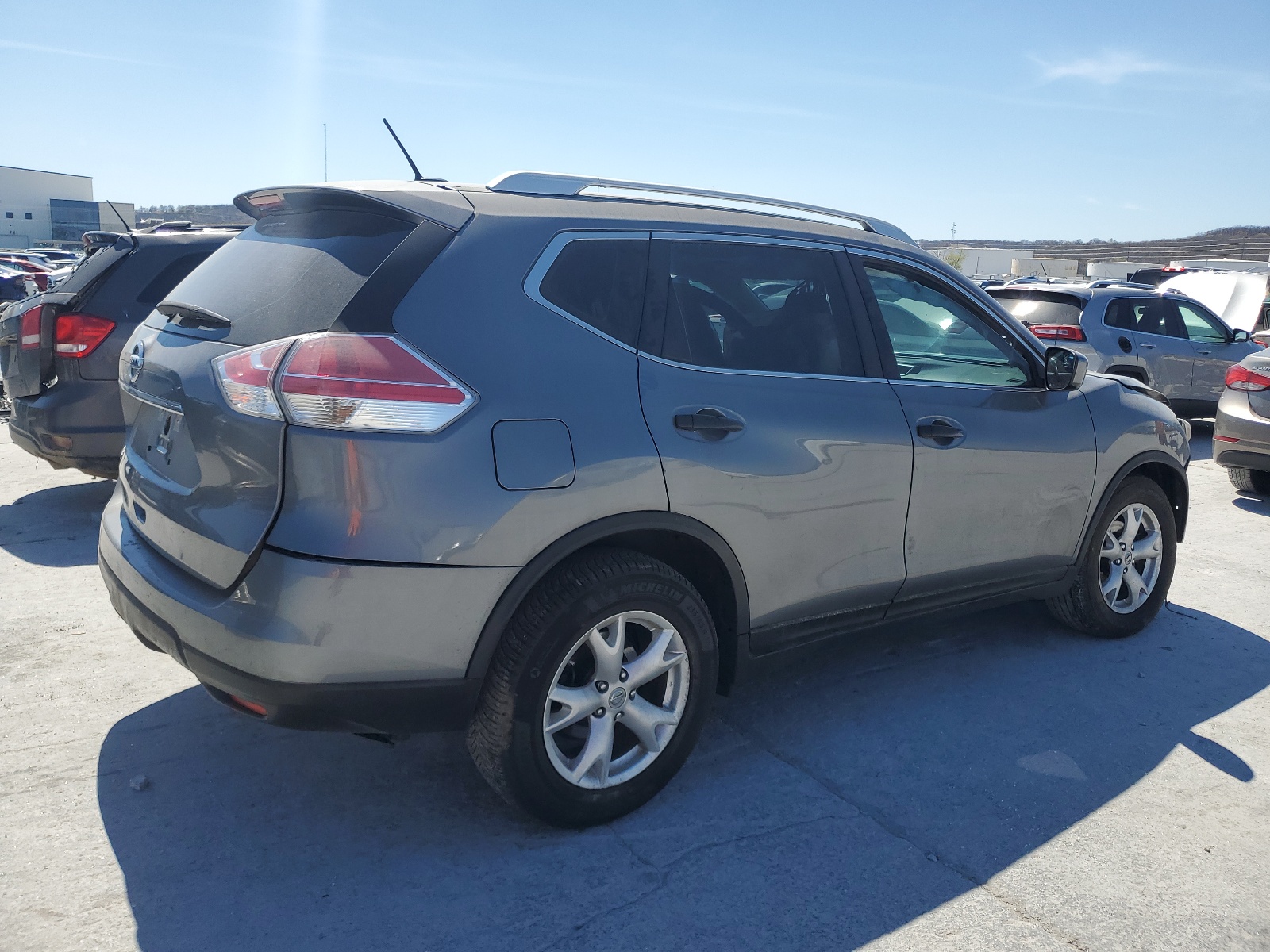 2016 Nissan Rogue S vin: JN8AT2MT9GW009075