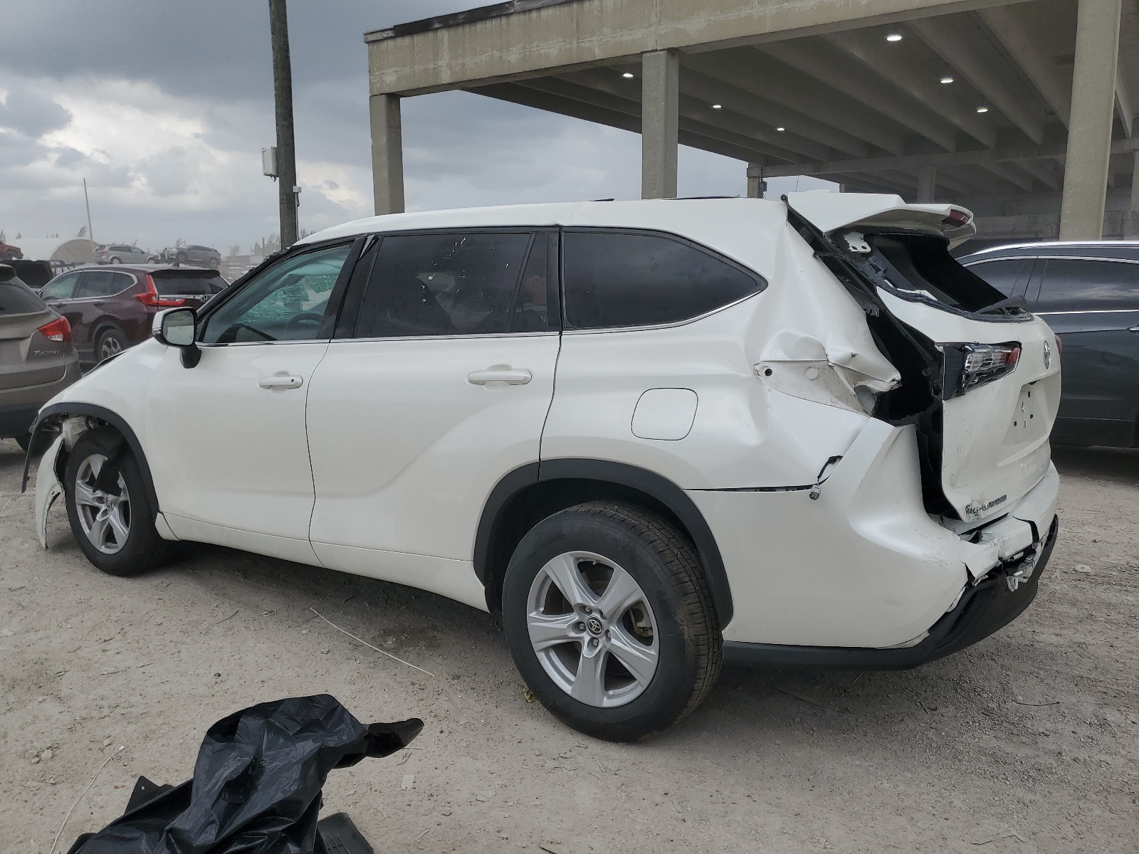 2021 Toyota Highlander L vin: 5TDCZRAH8MS520560