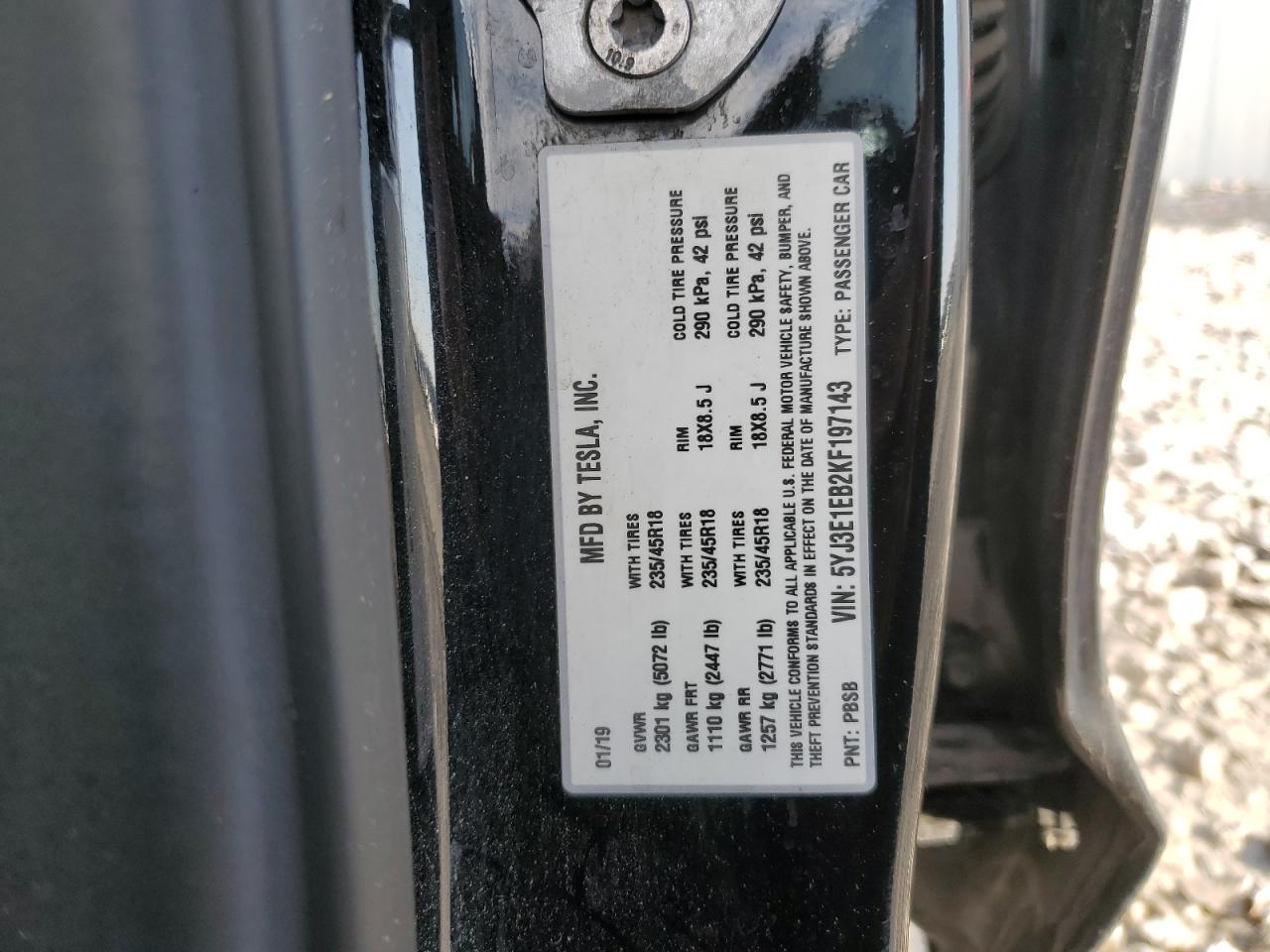 5YJ3E1EB2KF197143 2019 Tesla Model 3