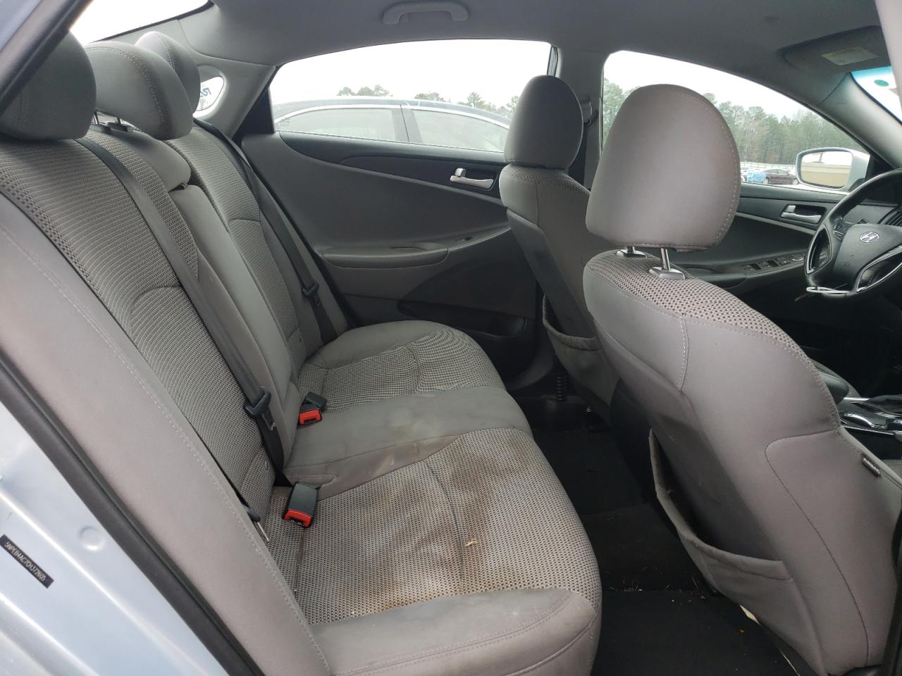 2012 Hyundai Sonata - Image 10