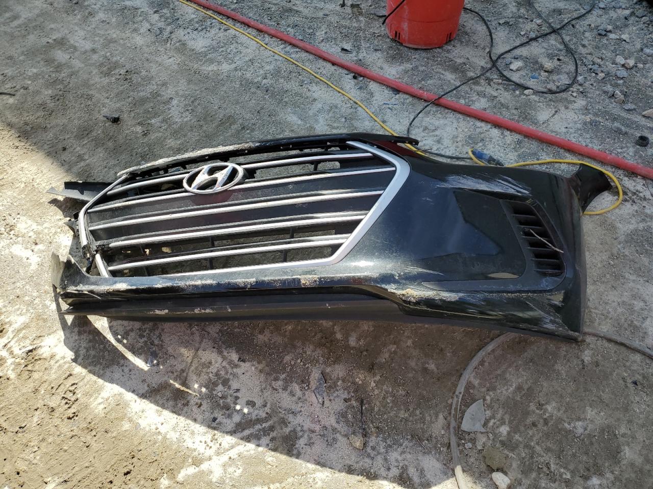 2017 Hyundai Elantra - Image 12