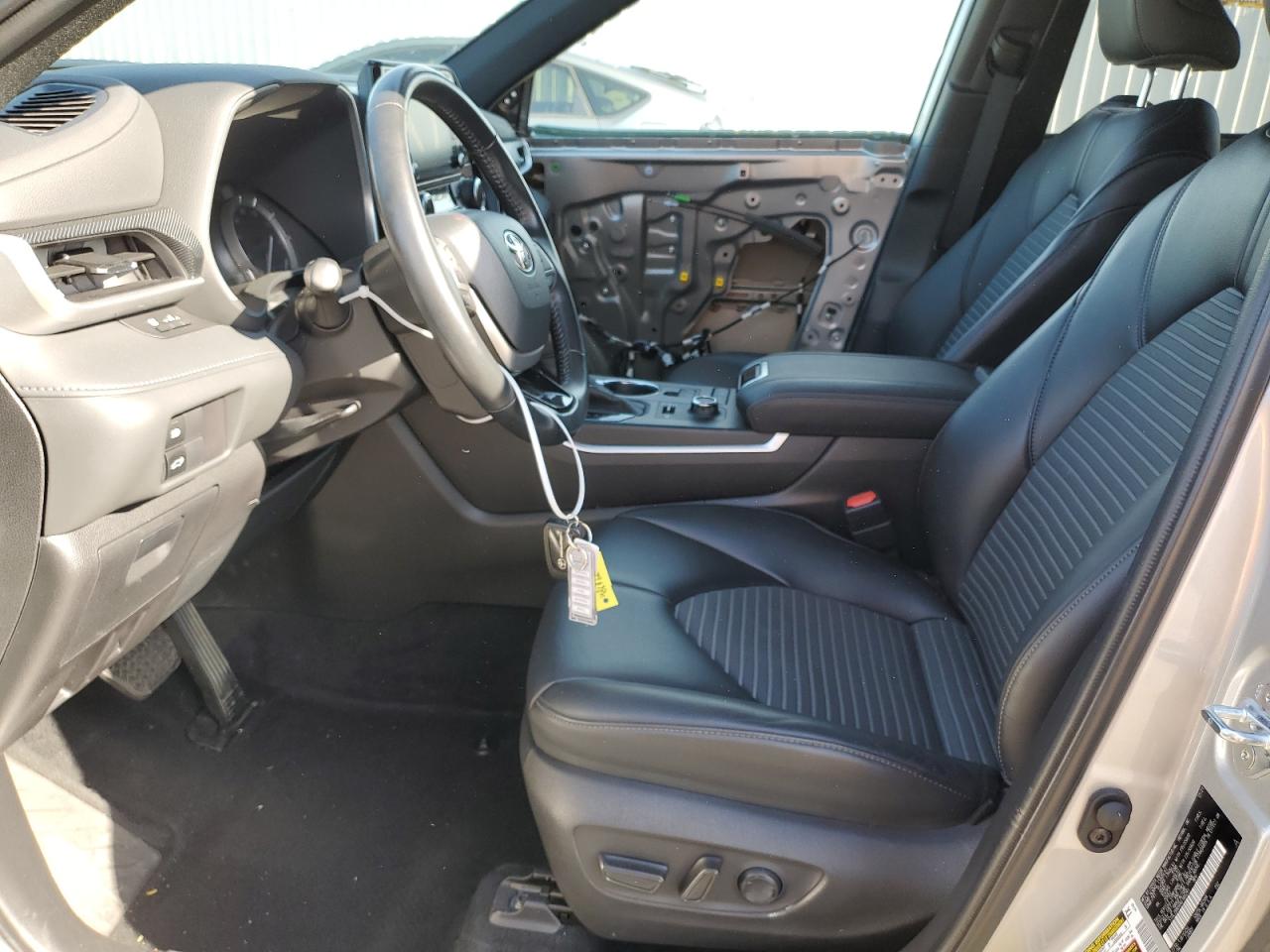 2022 Toyota Highlander - Image 7
