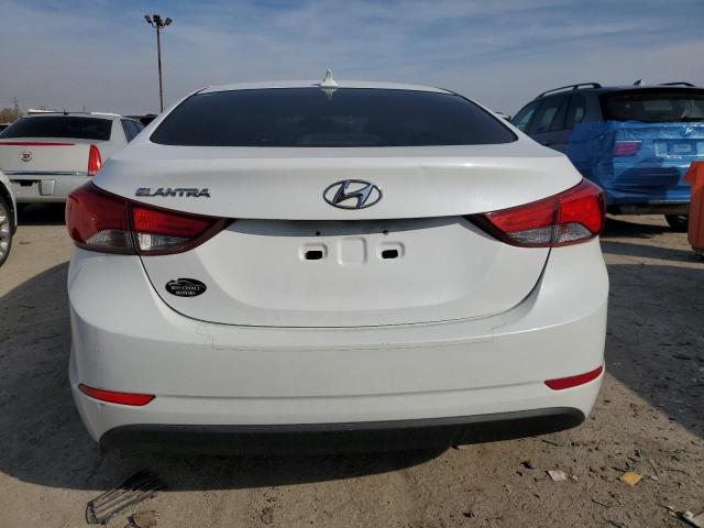 Sedans HYUNDAI ELANTRA 2015 Biały