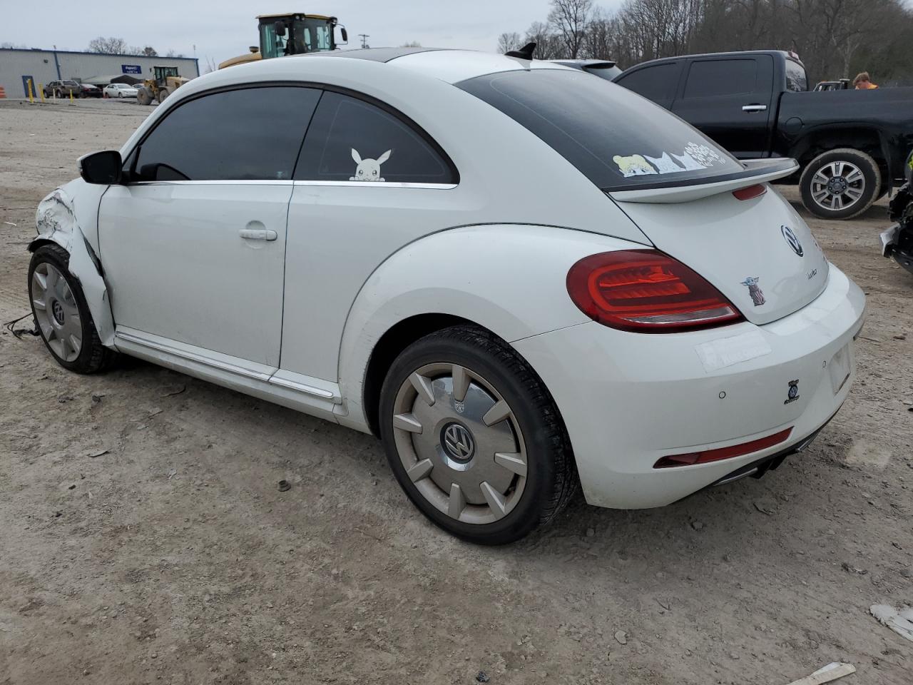 2018 Volkswagen Beetle - Image 2