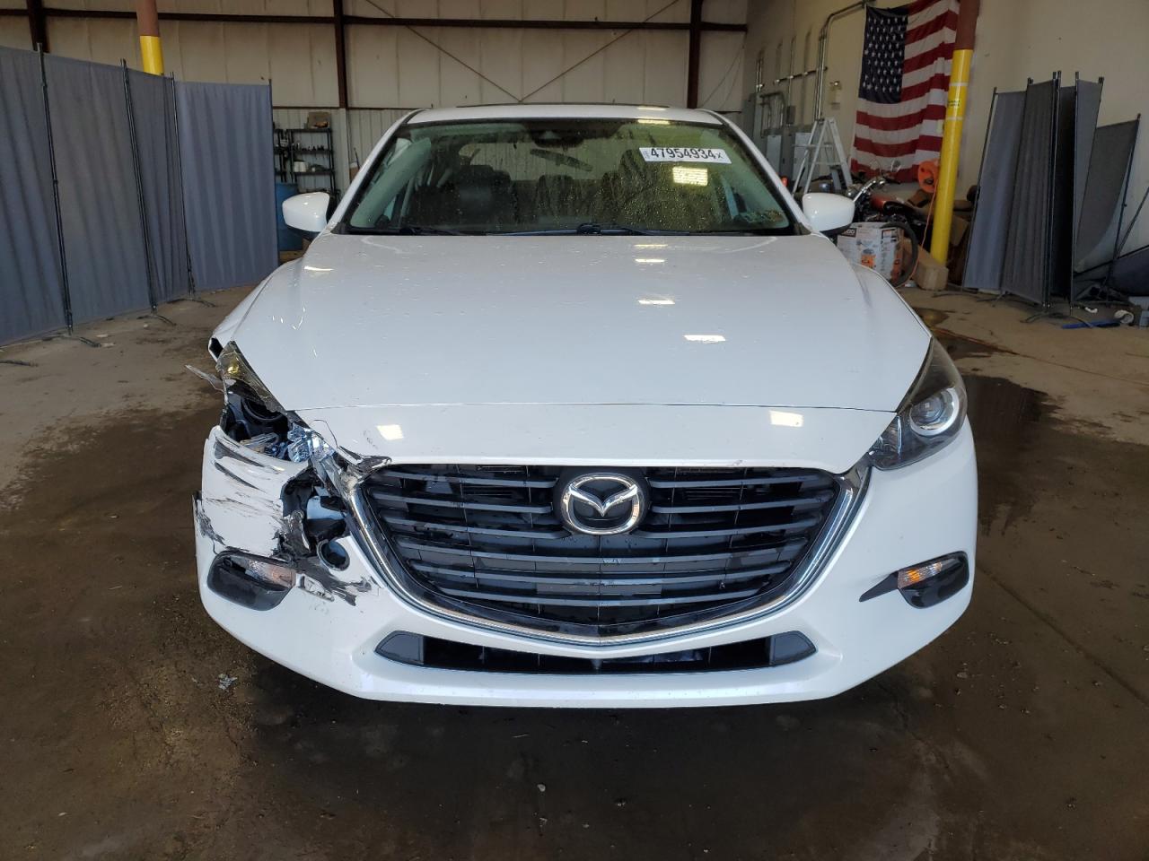 2018 Mazda 3 Touring VIN: 3MZBN1V3XJM235200 Lot: 47954934