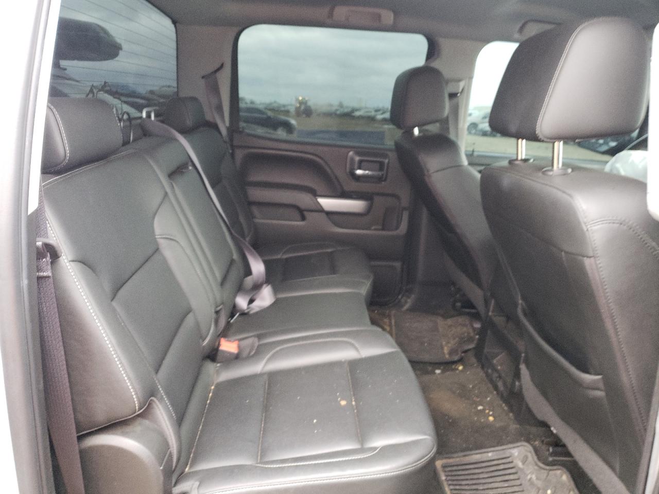 2017 Chevrolet Silverado - Image 10