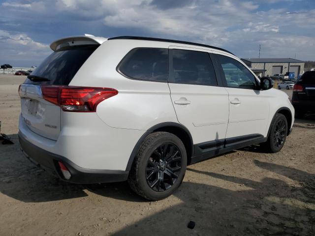  MITSUBISHI OUTLANDER 2018 Белый