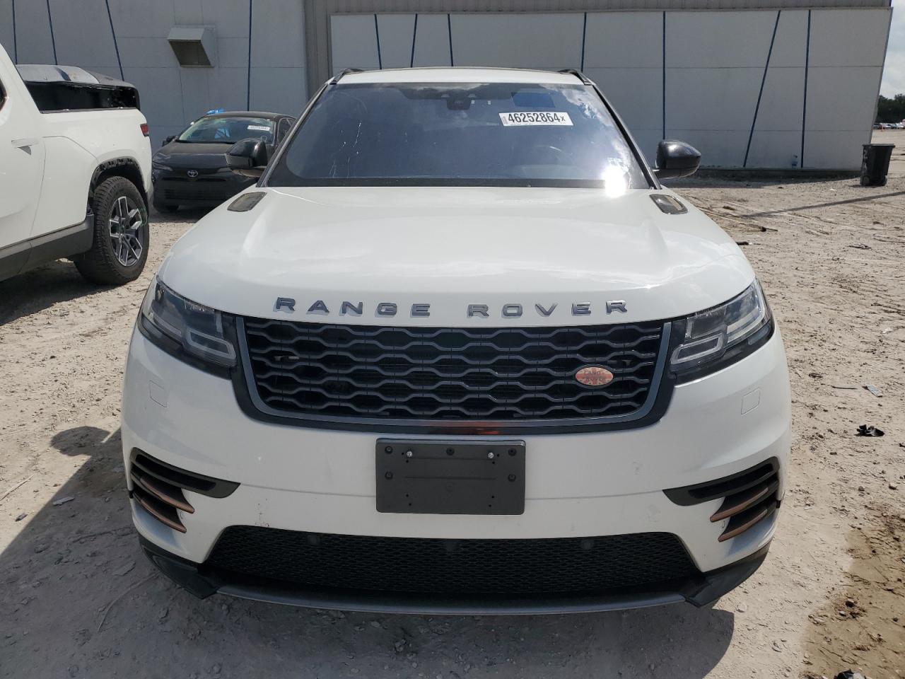 2018 Land Rover Range Rover Velar R-Dynamic Se VIN: SALYL2RV2JA755613 Lot: 46252864