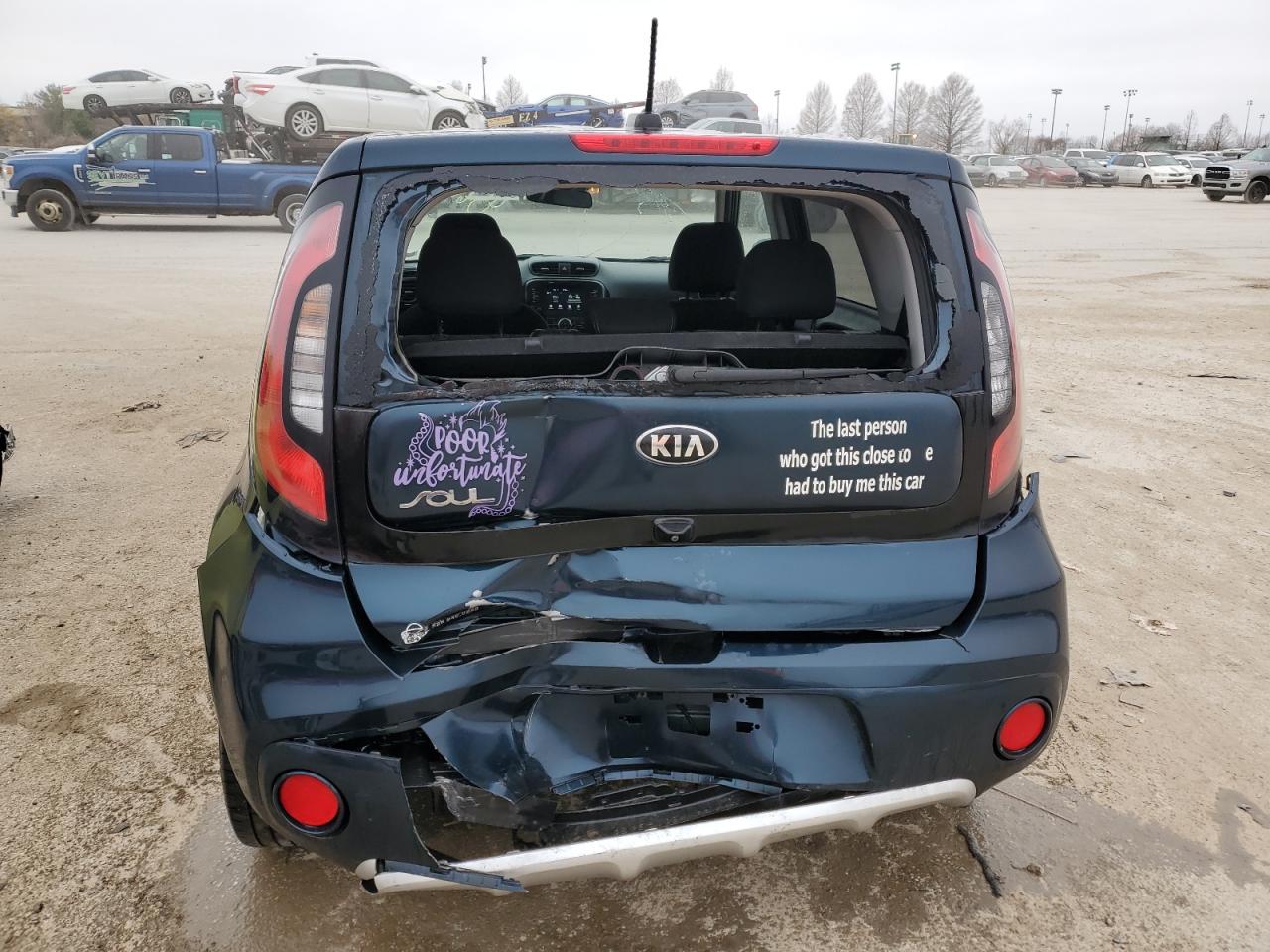 KNDJP3A50J7566924 2018 Kia Soul +