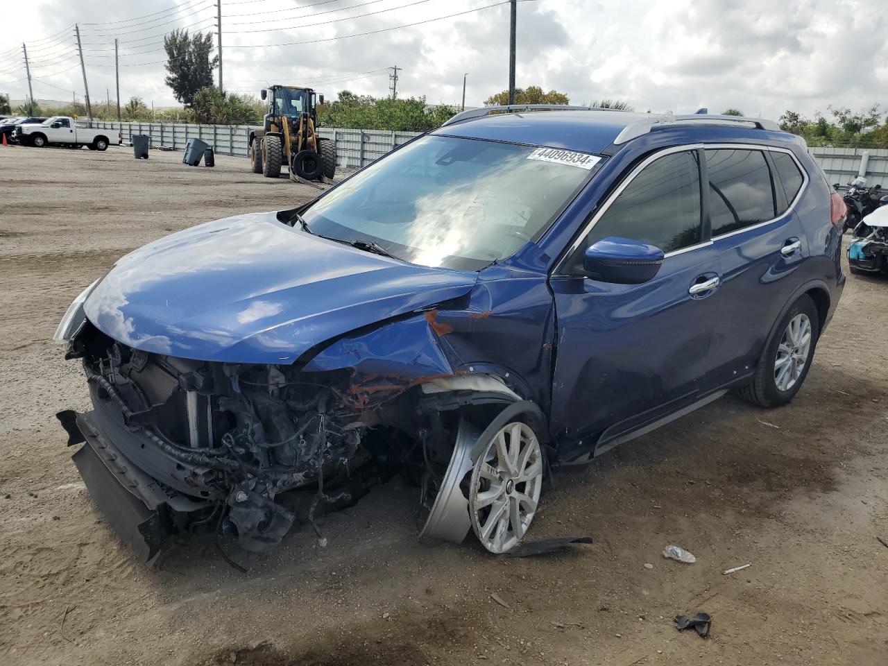 2019 Nissan Rogue S VIN: JN8AT2MT1KW261282 Lot: 44096934