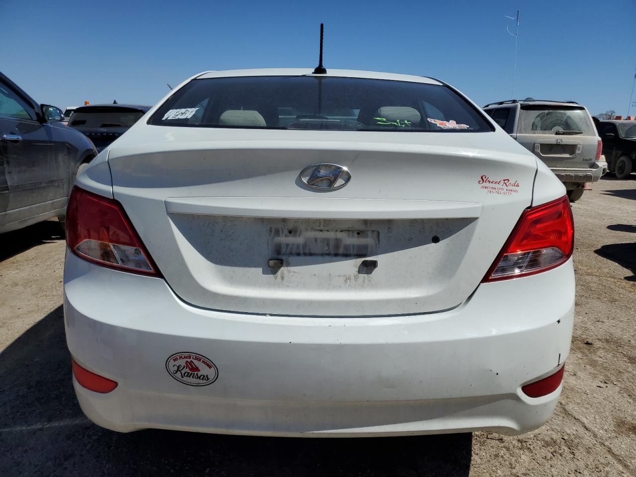 KMHCU4AE9GU045925 2016 Hyundai Accent Se