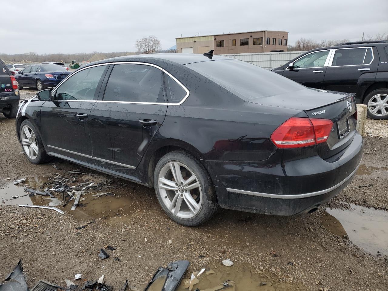 1VWBS7A32FC013941 2015 Volkswagen Passat Se