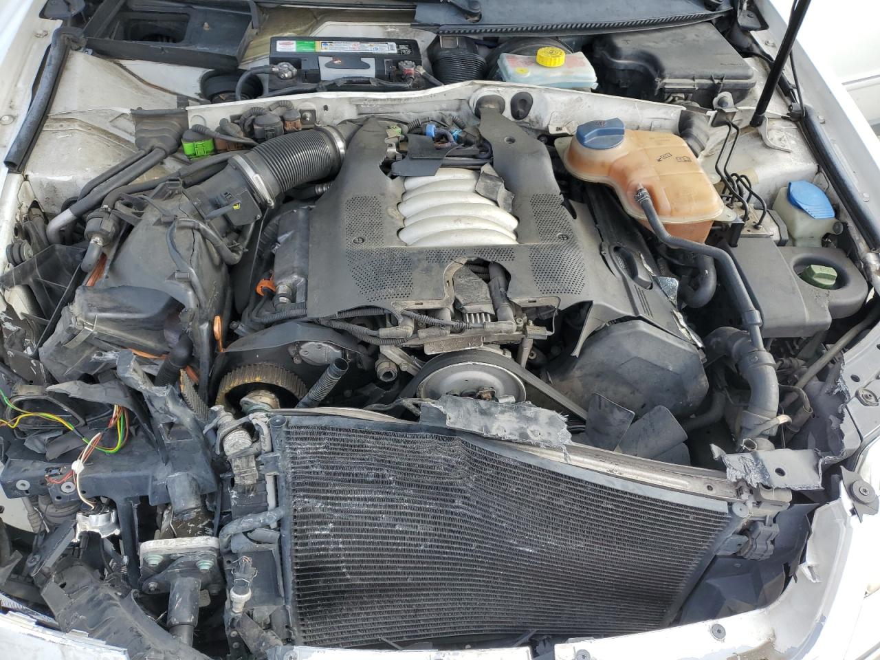 2003 Volkswagen Passat Glx 4Motion VIN: WVWTH63B03P045084 Lot: 48292594