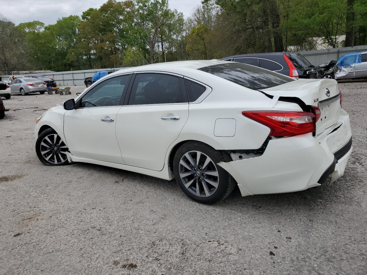 1N4AL3AP5HC295430 2017 NISSAN ALTIMA - Image 2