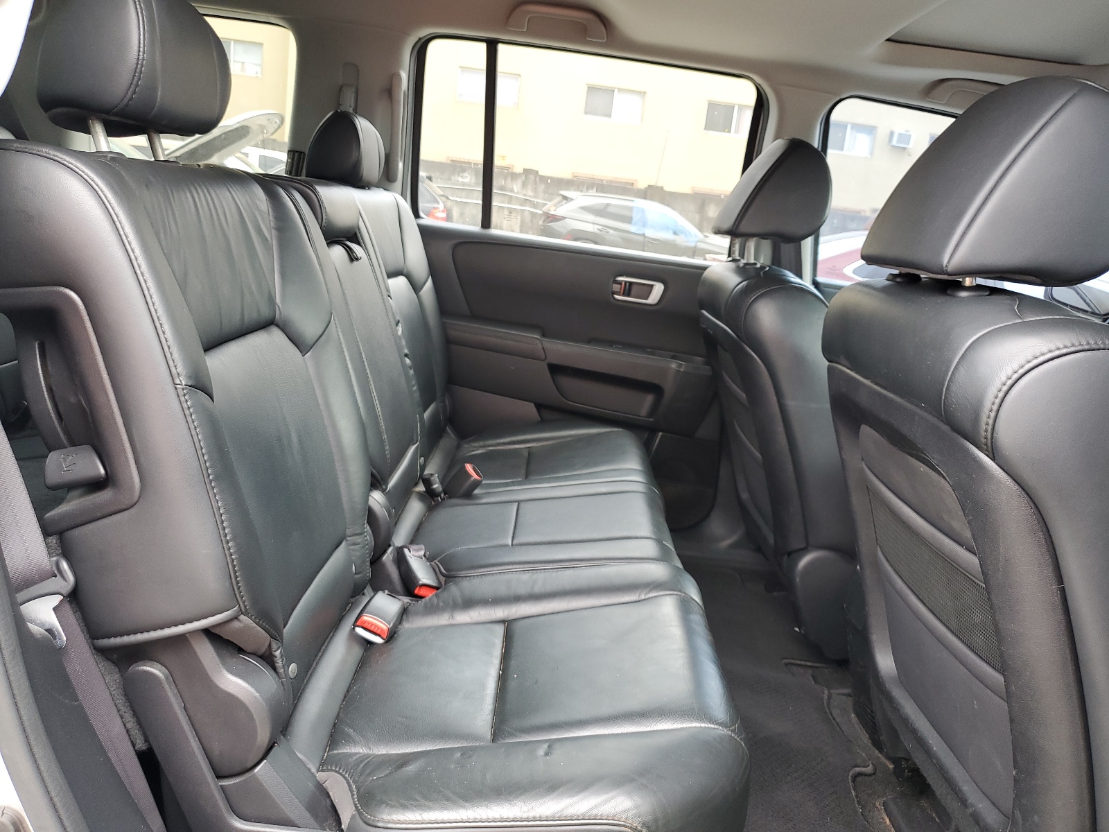 5FNYF4H7XBB077215 2011 Honda Pilot Exln