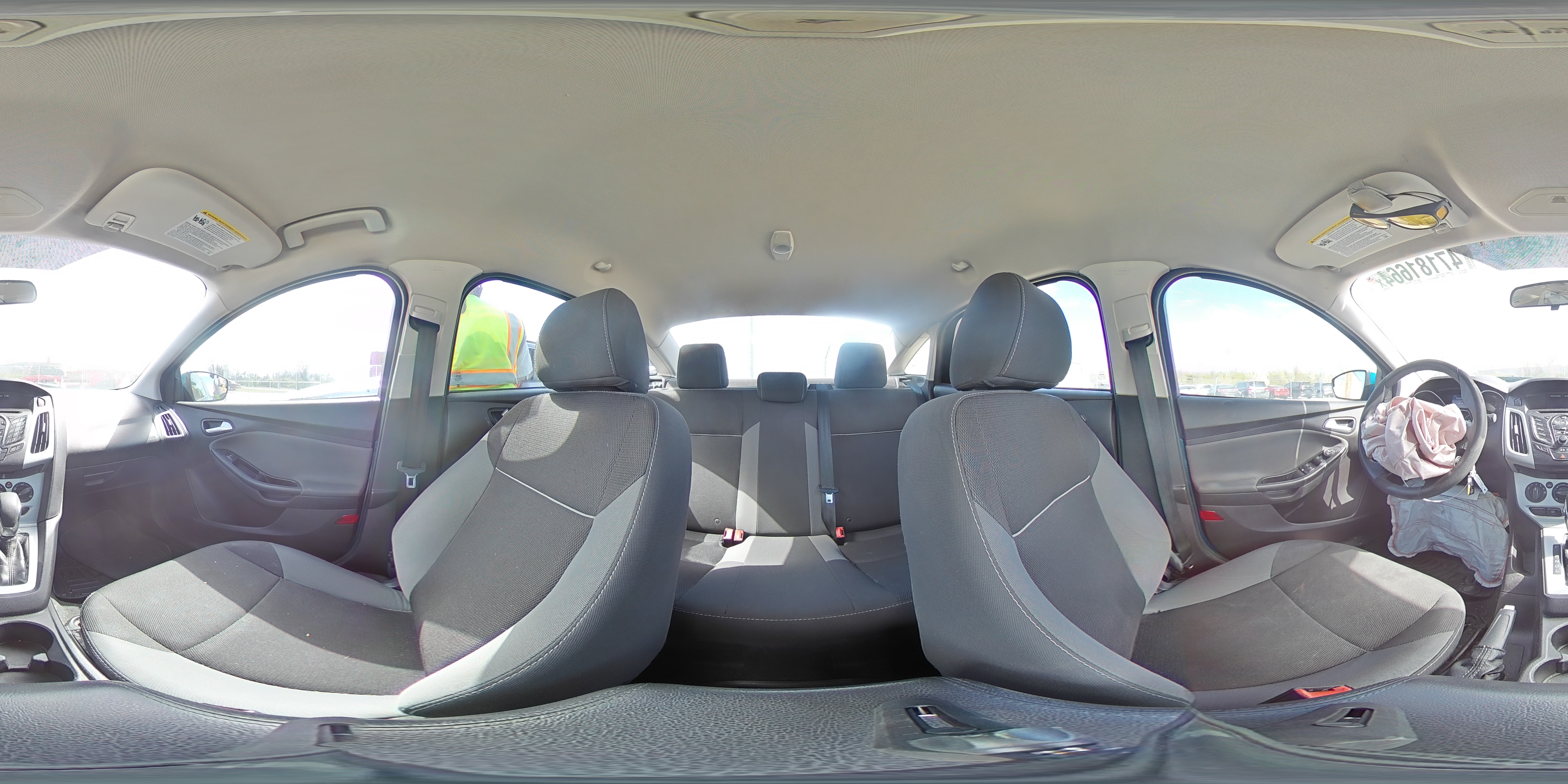 2014 Ford Focus Se VIN: 1FADP3F27EL216155 Lot: 47181664