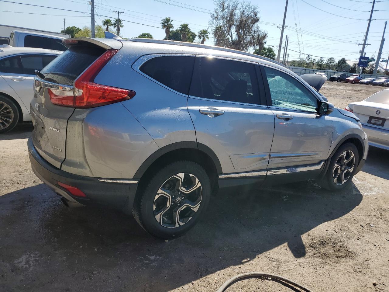 2HKRW2H9XHH610071 2017 Honda Cr-V Touring