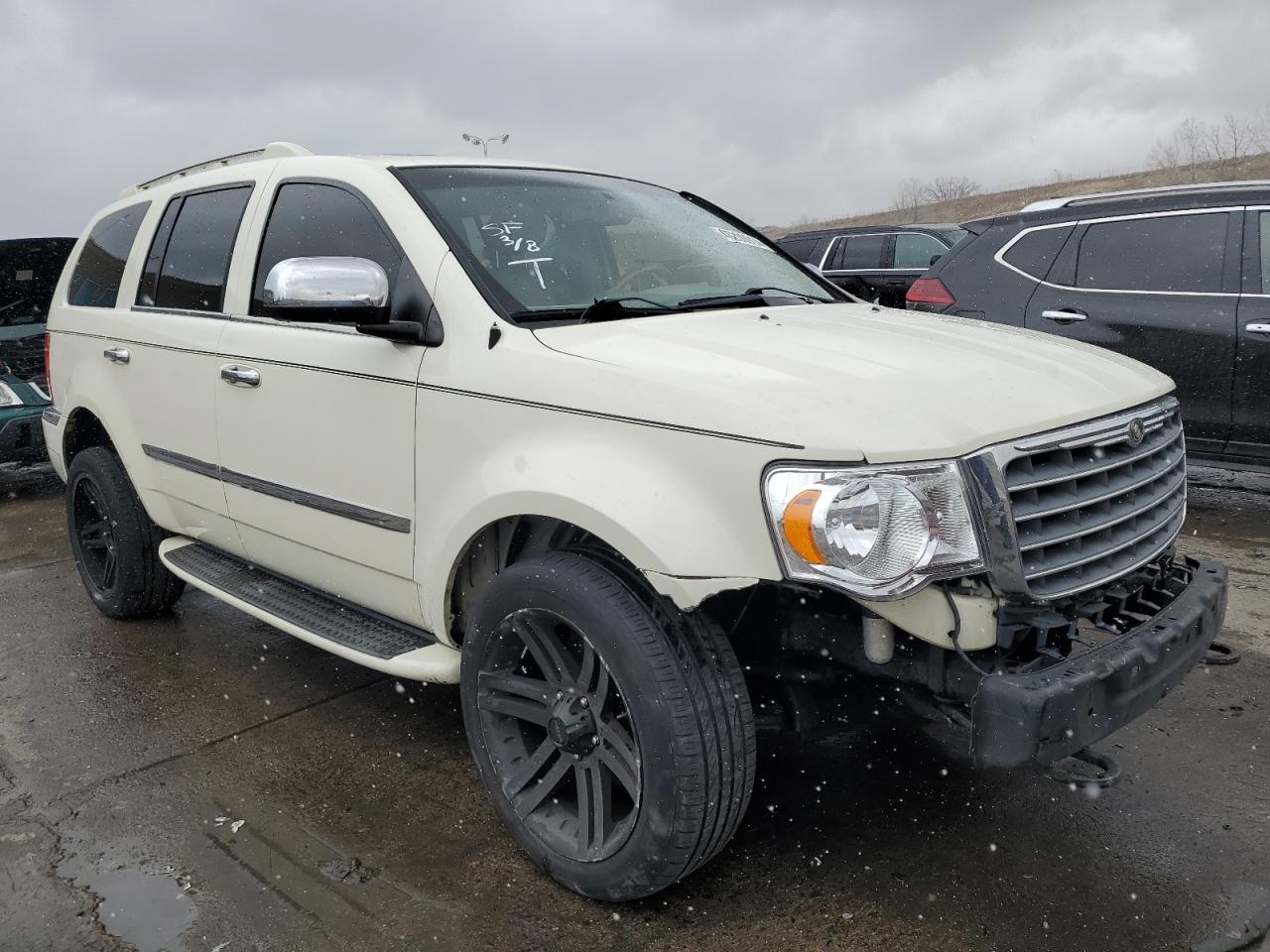 2008 Chrysler Aspen - Image 4