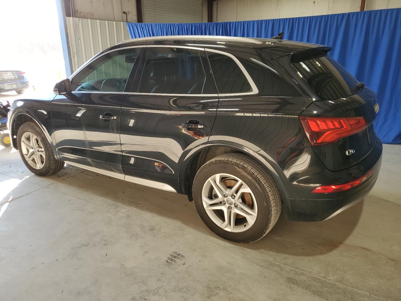 WA1ANAFY5K2029861 2019 AUDI Q5 - Image 2