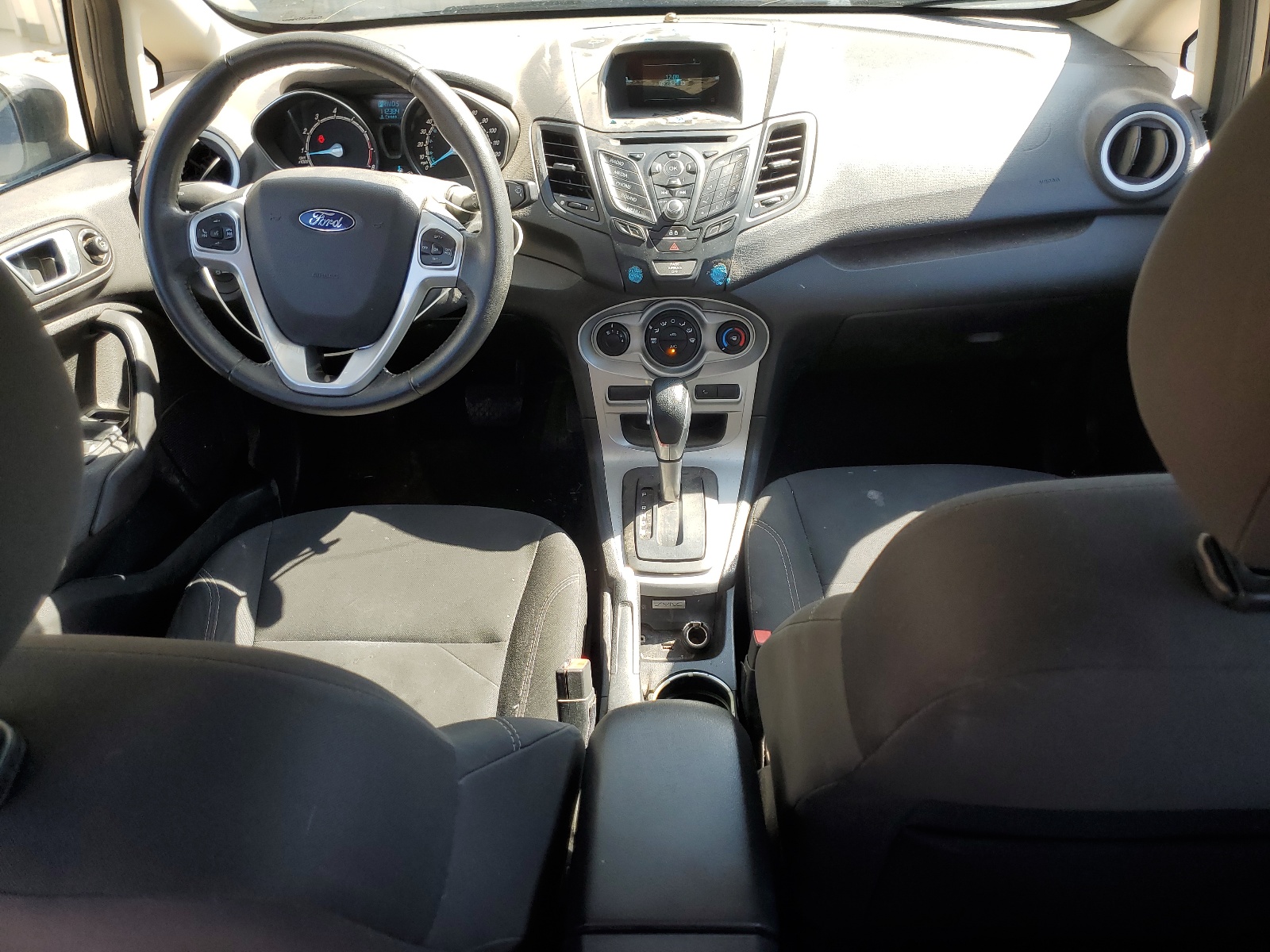 3FADP4BJ8FM217253 2015 Ford Fiesta Se