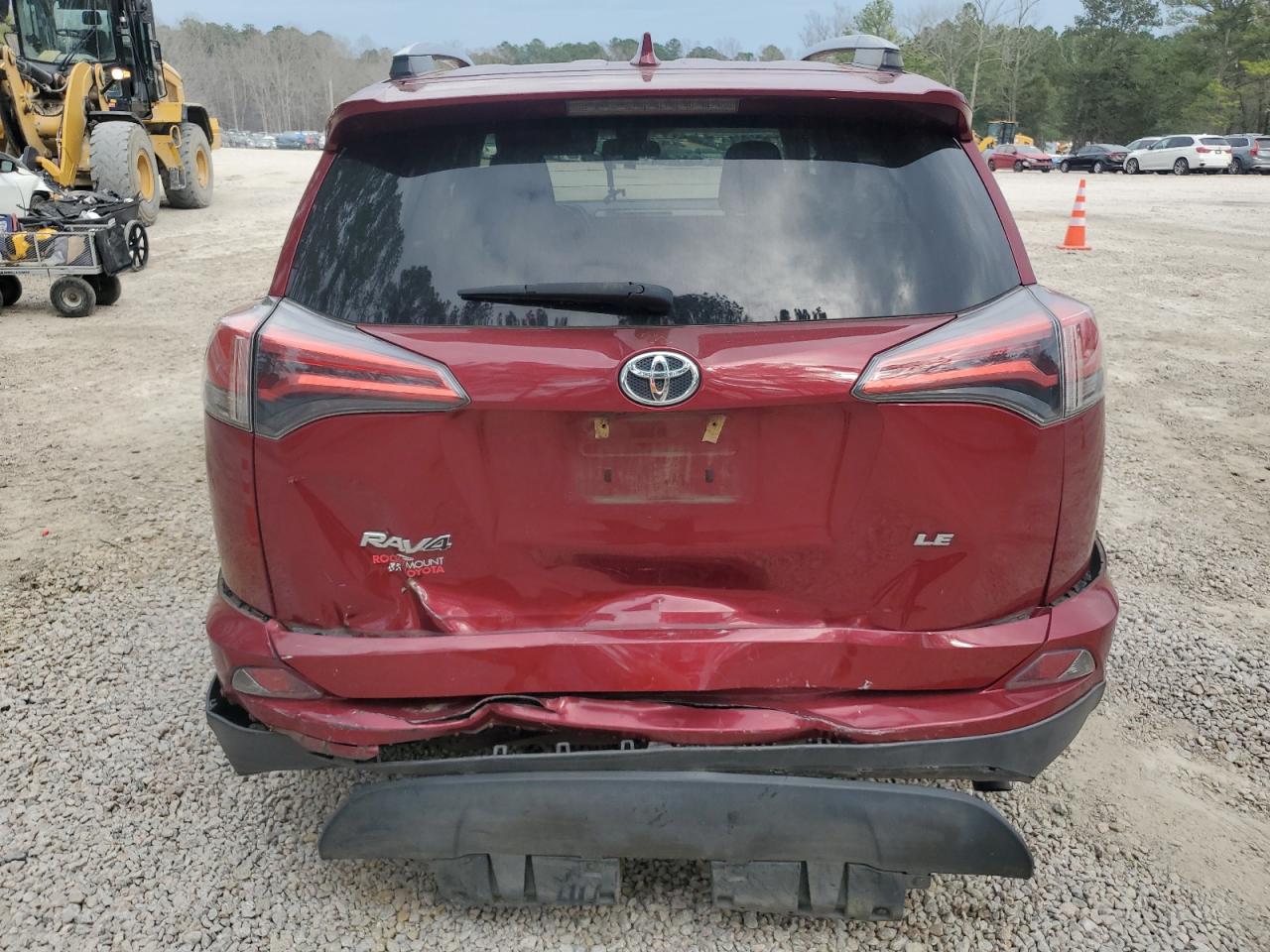 2T3ZFREVXJW452131 2018 Toyota Rav4 Le