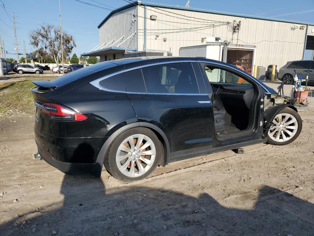 2018 Tesla Model X VIN: 5YJXCDE29JF128652 Lot: 47879724