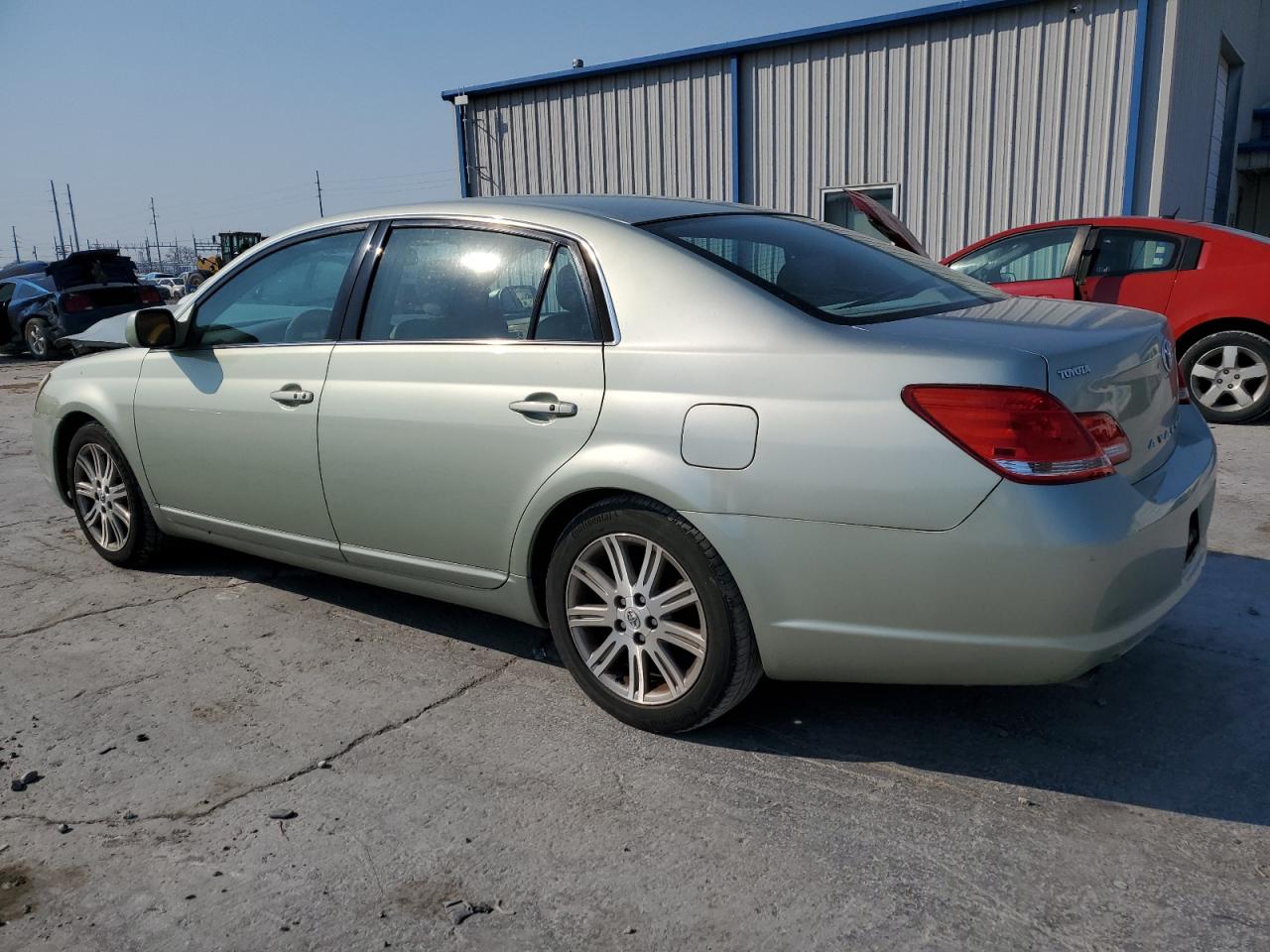 2006 Toyota Avalon - Image 2
