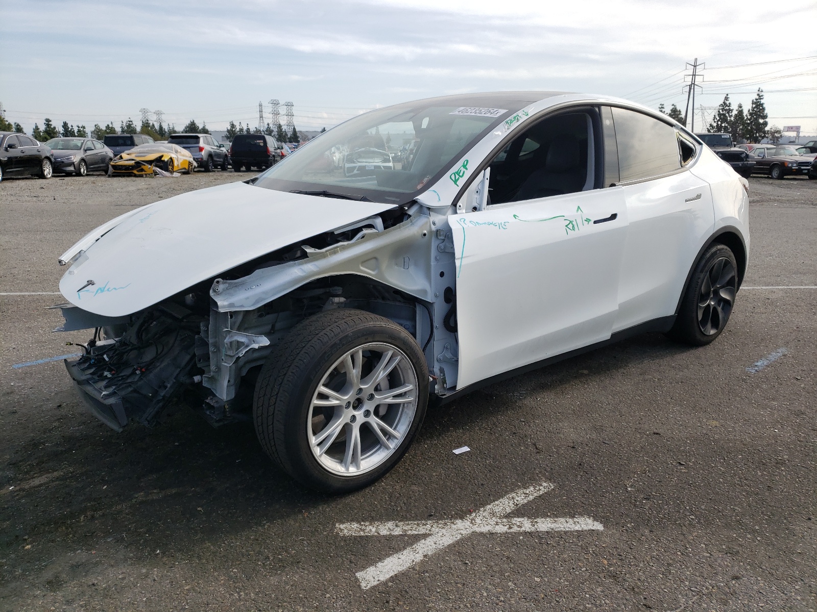 2021 Tesla Model Y vin: 5YJYGAEE7MF283013