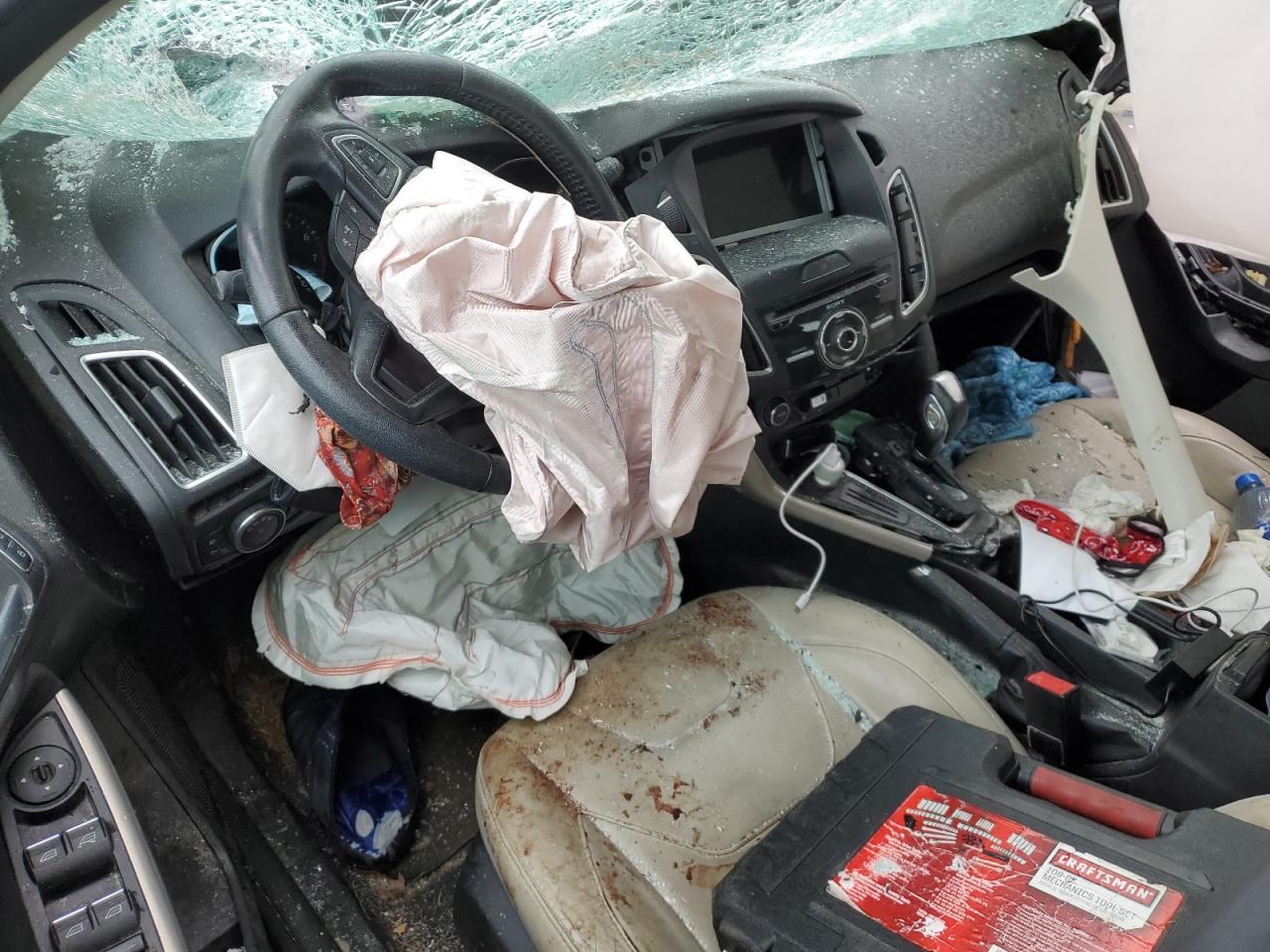 2016 Ford Focus Titanium VIN: 1FADP3N27GL326014 Lot: 48719564