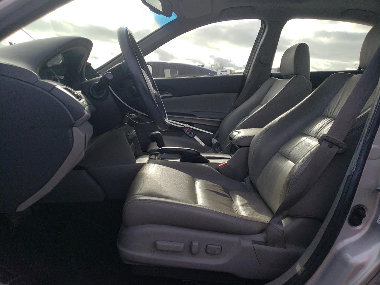 2010 Honda Accord - Image 7