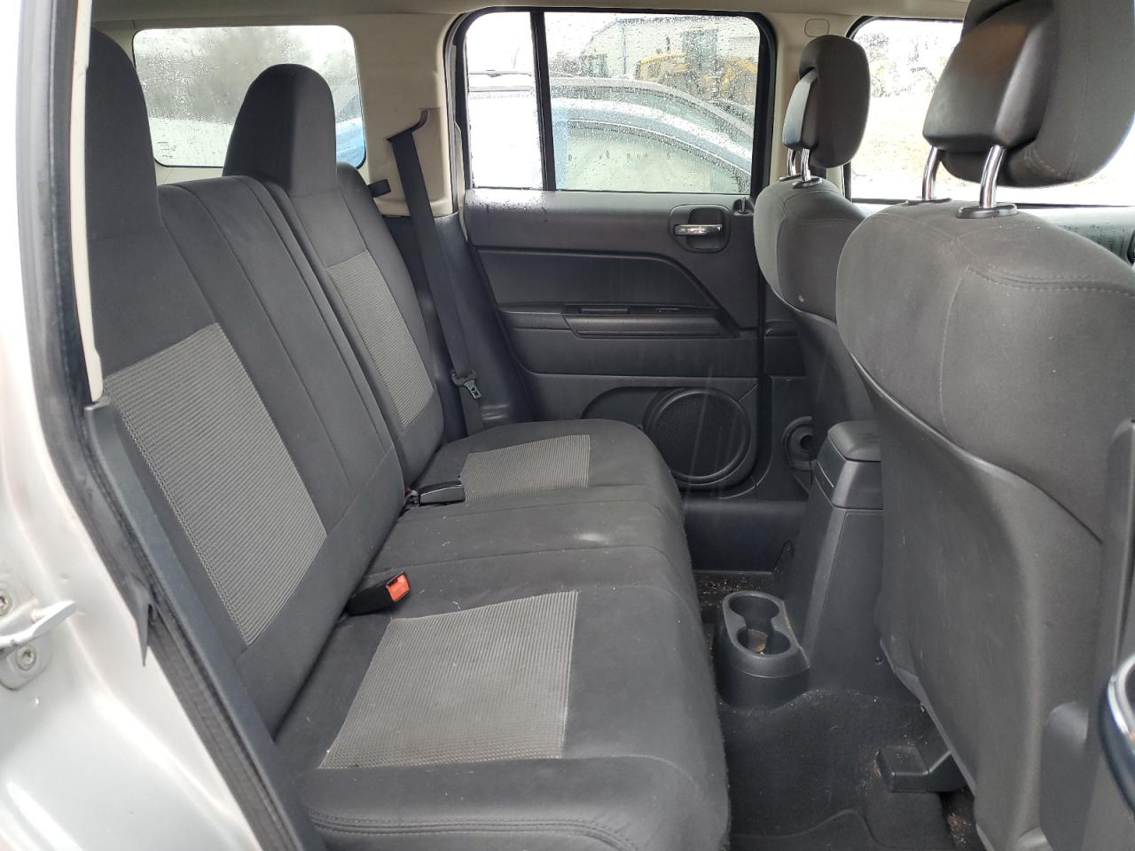 2011 Jeep Liberty (Patriot) - Image 10