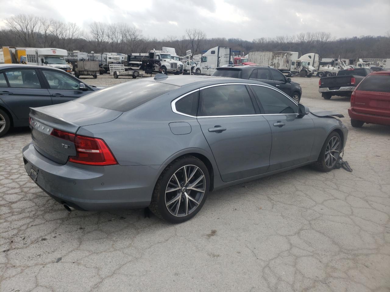 2018 Volvo S90 T5 Momentum VIN: LVY102MK3JP051702 Lot: 45053794