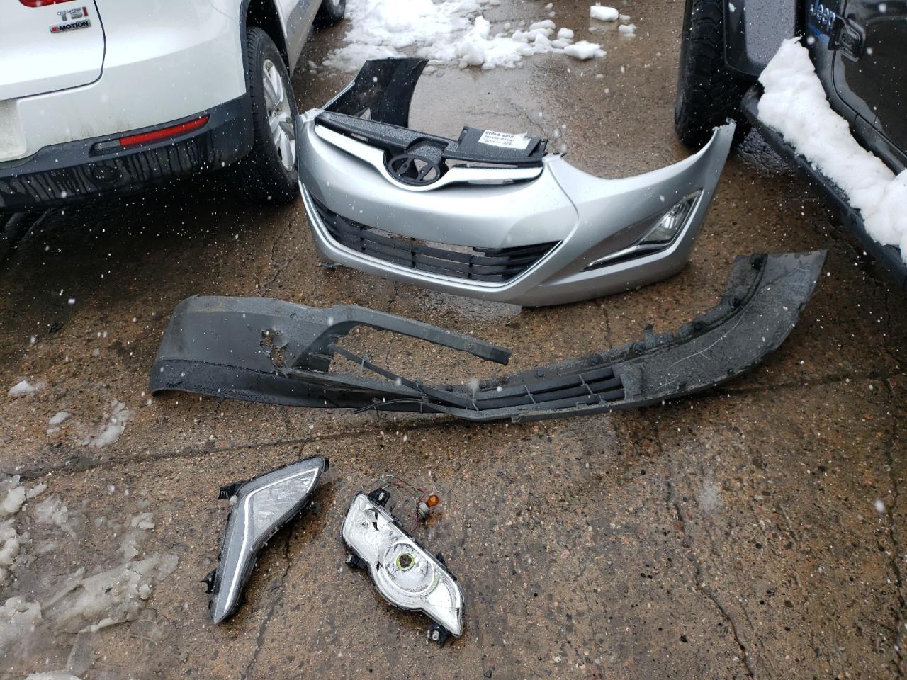 2016 Hyundai Elantra - Image 12