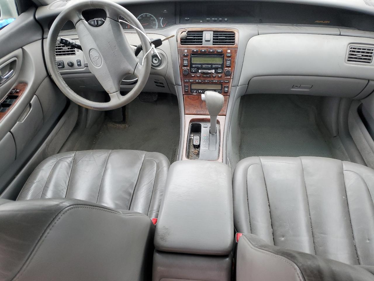 2001 Toyota Avalon - Image 8