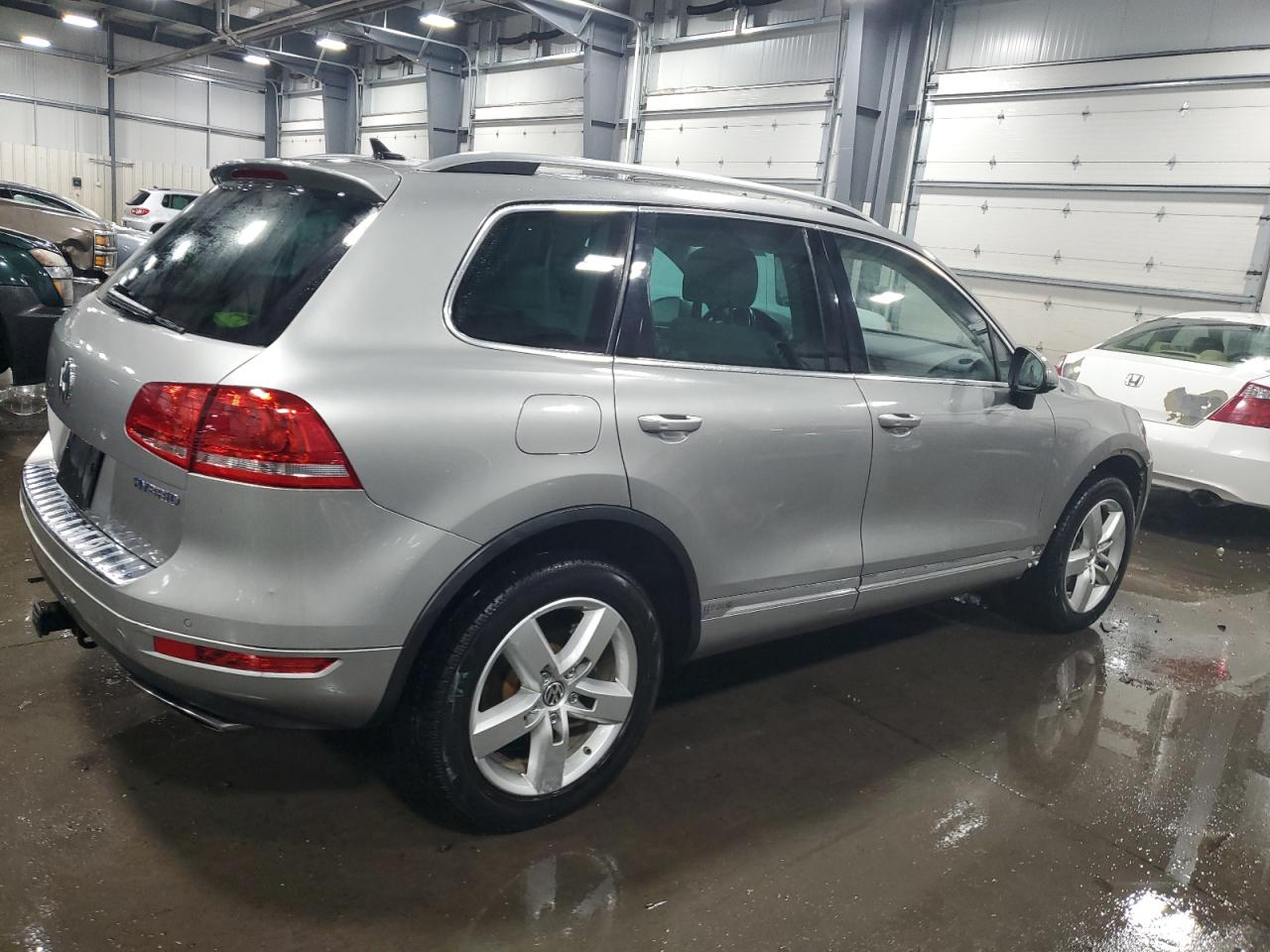 2011 Volkswagen Touareg Hybrid VIN: WVGFG9BP7BD001934 Lot: 48081194