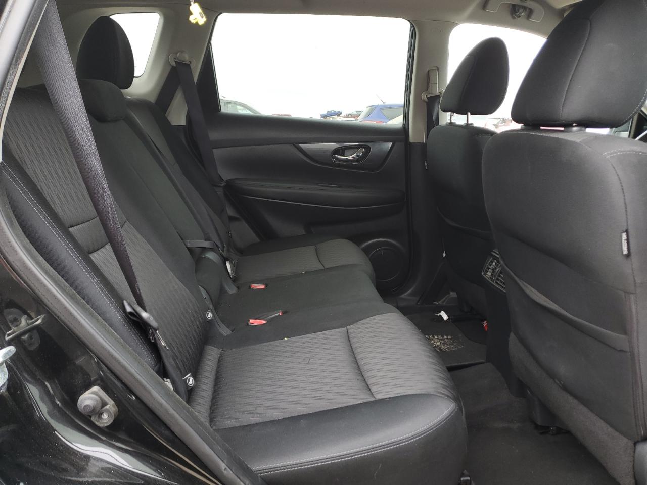 2017 Nissan Rogue - Image 11