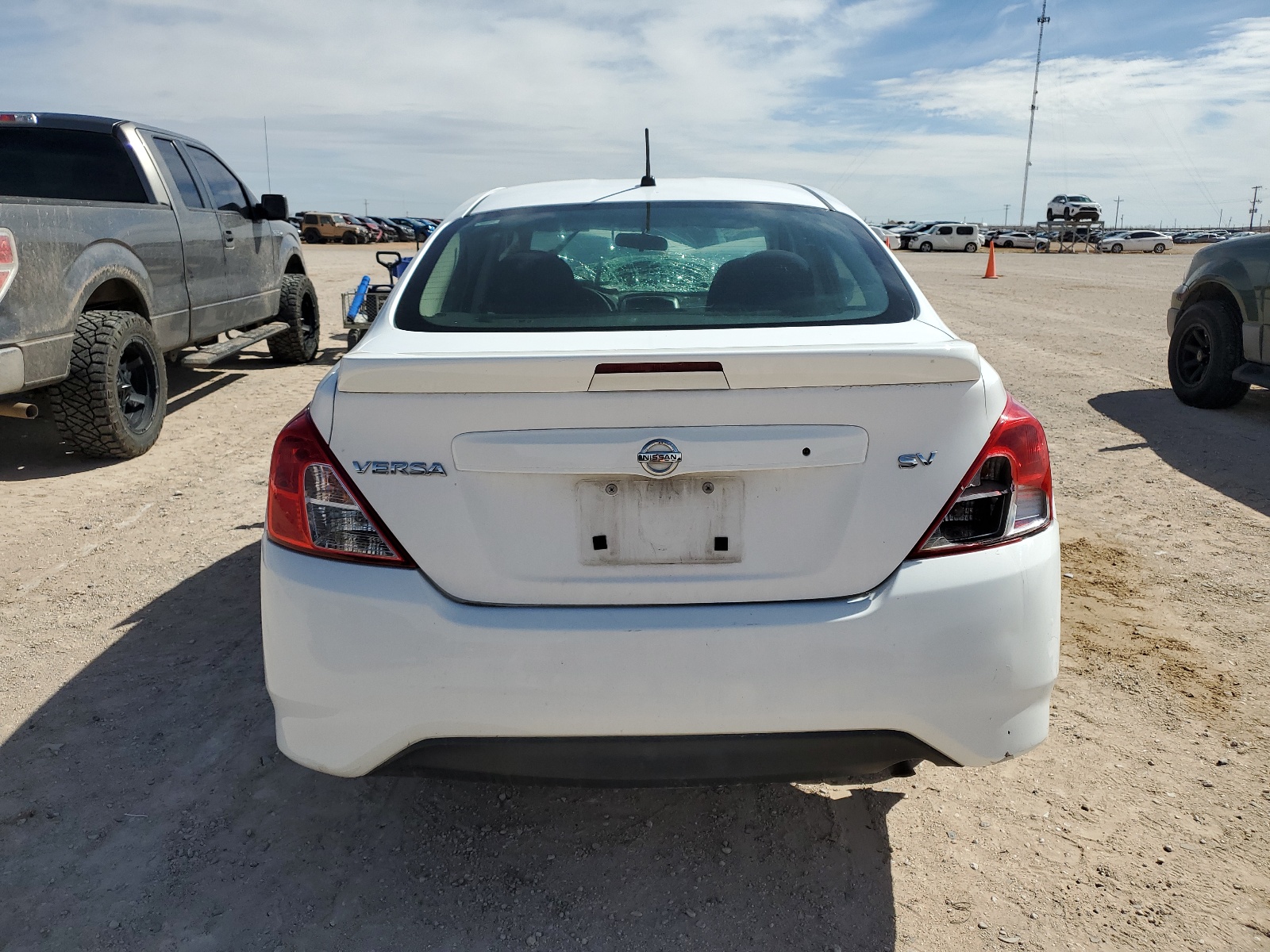 3N1CN7AP9JL819390 2018 Nissan Versa S