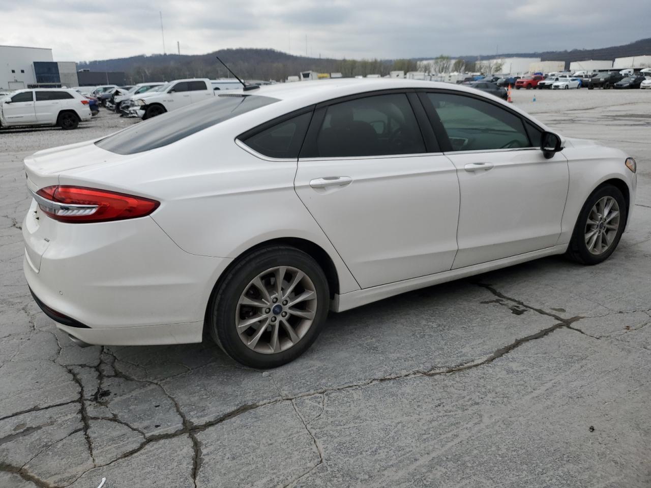 2017 Ford Fusion Se VIN: 3FA6P0H77HR272392 Lot: 47906094