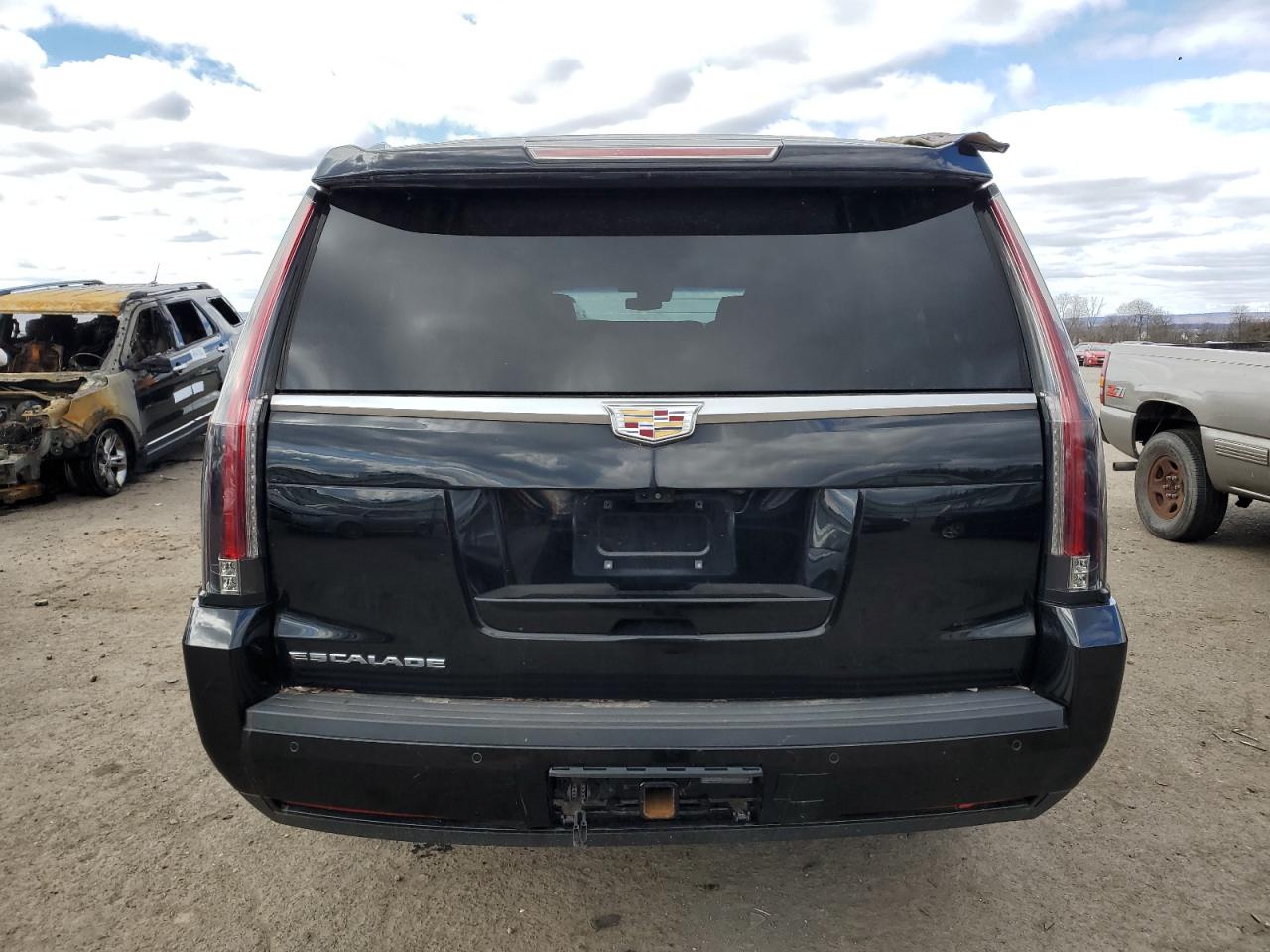 1GYS4HKJ7JR316066 2018 Cadillac Escalade Esv Luxury