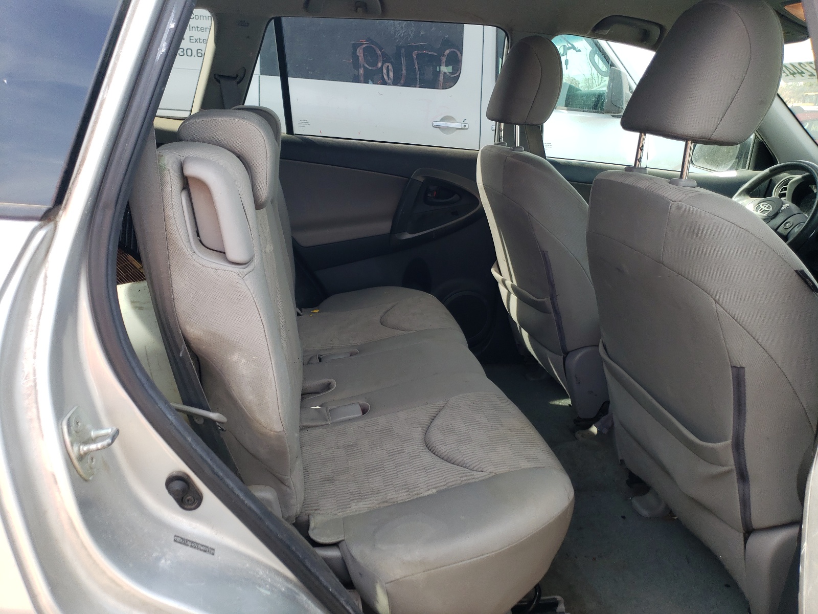 2T3BF4DV1BW091198 2011 Toyota Rav4