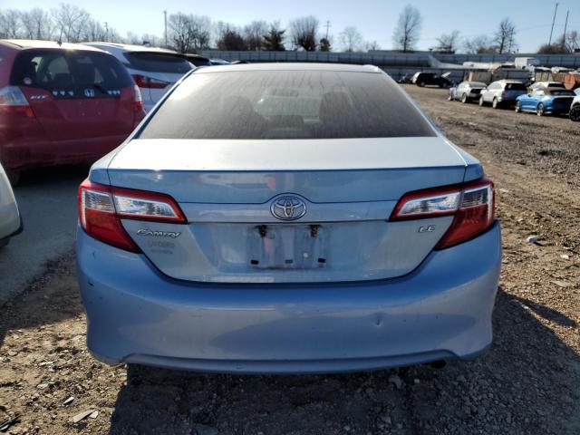 Sedans TOYOTA CAMRY 2013 Granatowy