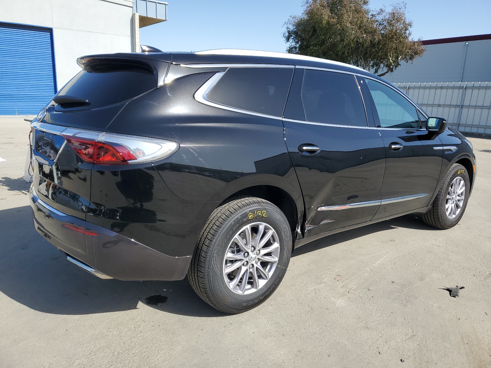 2024 Buick Enclave Premium vin: 5GAEVBKW1RJ123707