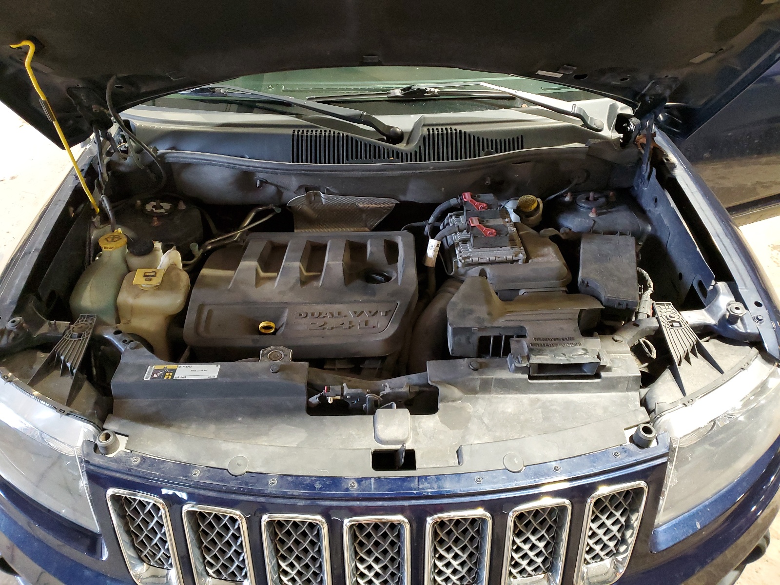 1C4NJDEB9GD587855 2016 Jeep Compass Latitude